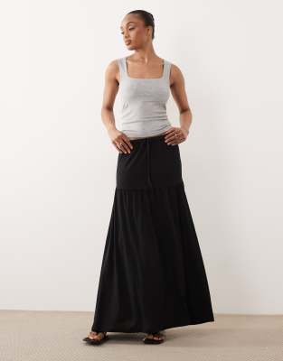 Tall - Gestufter Boho-Maxirock aus schwarzem Jersey mit Taillenschnürung Schwarz S