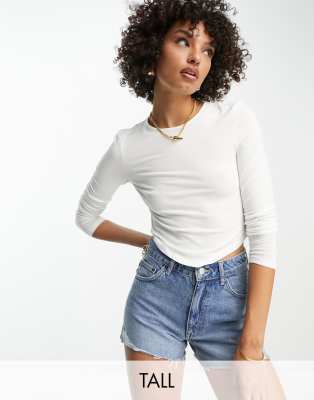 Vero Moda Tall hanky hem crop top in white