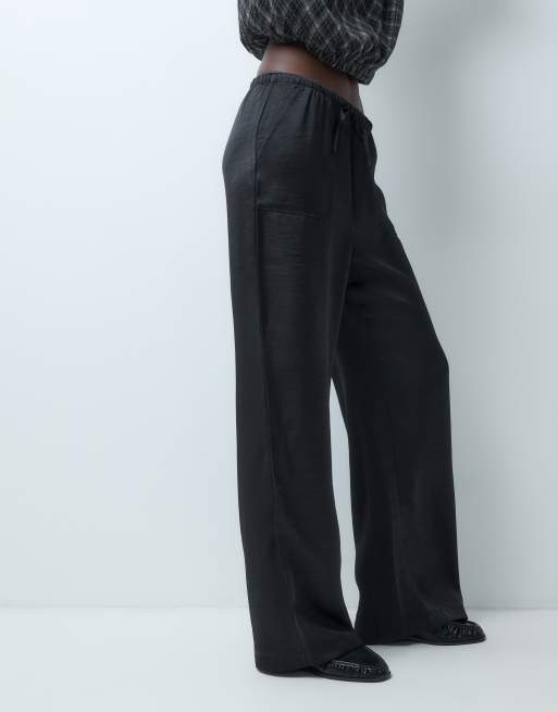 Vero Moda Tall high waist satin loose fit trousers in black, 2 of 5