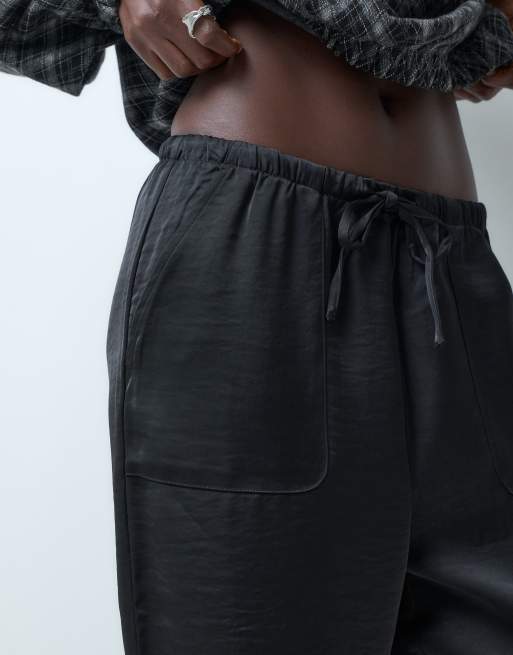 Vero Moda Tall high waist satin loose fit trousers in black, 5 of 5