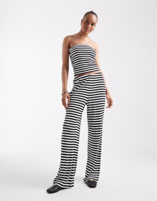 Vero Moda Tall - Hose aus geripptem Jersey mit Streifen in Schwarz-Weiß, Kombiteil