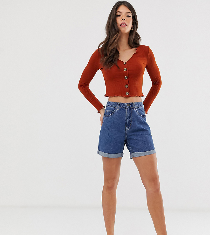 Vero Moda Tall – Jeansshorts i mom-modell med hög midja-Blå