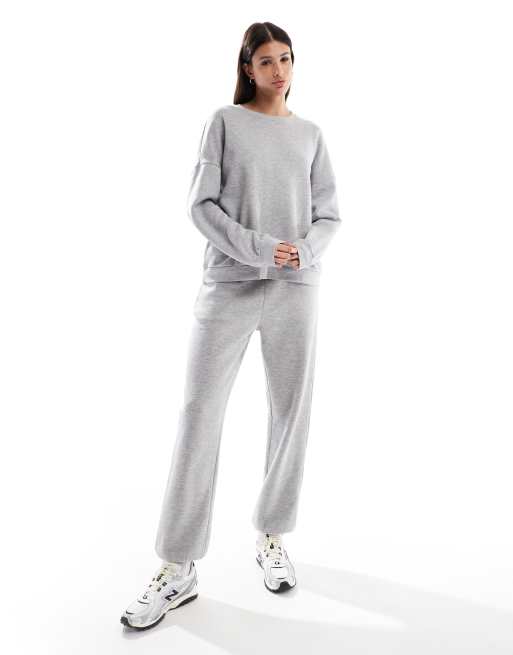 Vero Moda Tall - Joggers oversize grigio chiaro con fondo elasticizzato in coordinato 