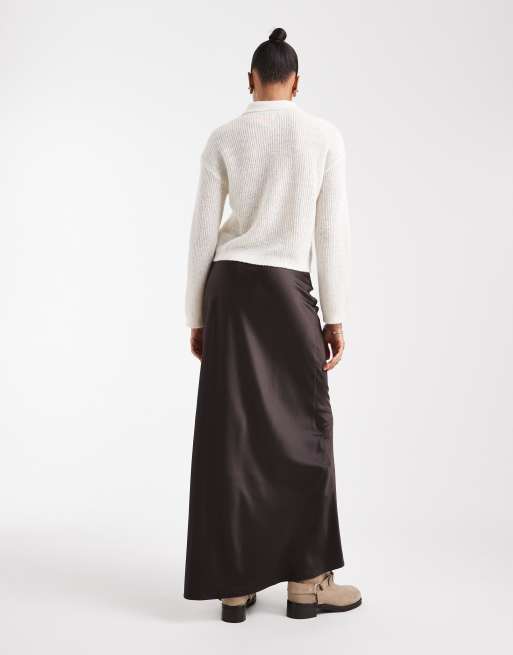 Vero Moda Tall - Jupe mi-longue en satin coupé en biais - Chocolat, 2 de 5