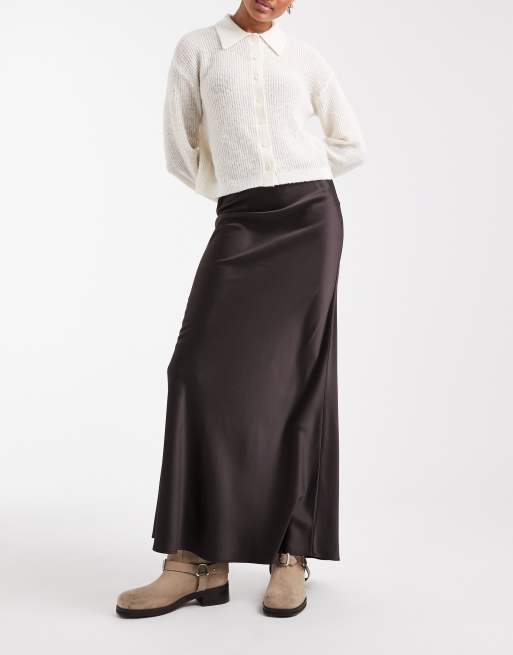 Vero Moda Tall - Jupe mi-longue en satin coupé en biais - Chocolat, 3 de 5