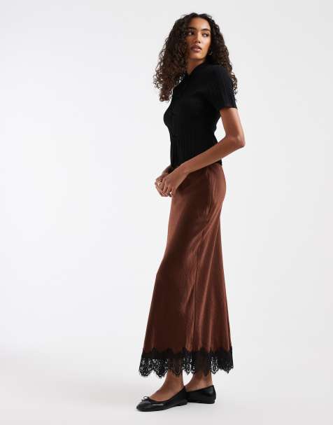 Vero Moda Tall jupe midi en satin avec ourlet en dentelle marron - view 1