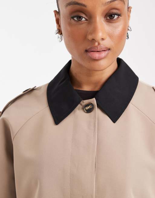 Vero Moda Tall - Kamelfarvet cropped trenchcoat med kontrasterende krave, 3 af 4