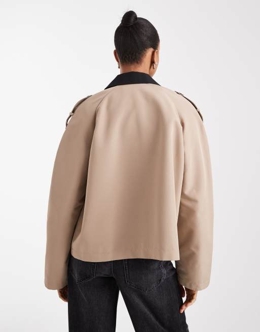 Vero Moda Tall - Kamelfarvet cropped trenchcoat med kontrasterende krave, 4 af 4