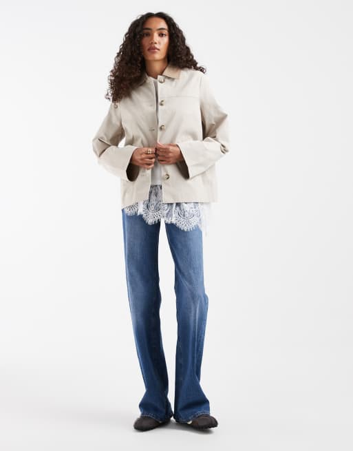 Vero Moda Tall kurtka barn z kontrastowym kołnierzem w kolorze oatmeal, 2 z 4