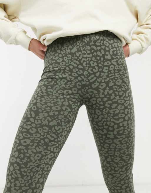 Vero Moda Tall leggings in green animal print