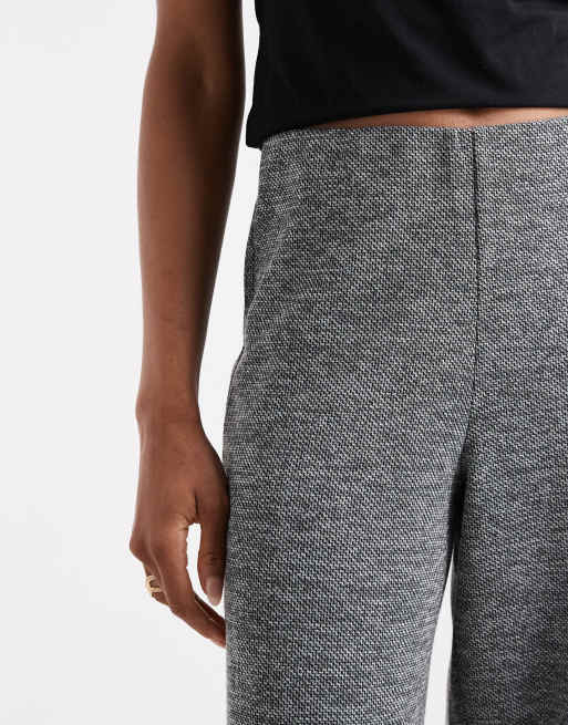 Vero Moda Tall – Lockere Hose zum Überziehen in meliertem Schwarz, 3 von 5