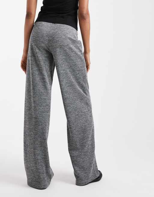 Vero Moda Tall – Lockere Hose zum Überziehen in meliertem Schwarz, 4 von 5