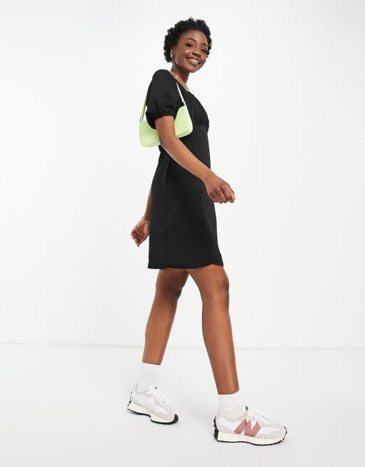 Vero Moda Tall milkmaid mini dress with ruched bust in black, 4 of 4