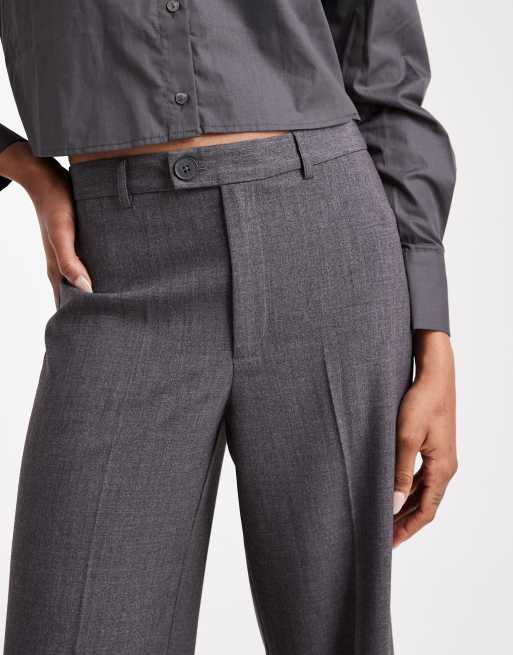 Vero Moda Tall - Nette rechte broek met plooi aan de voorkant in gemêleerd donkergrijs, 3 van 5