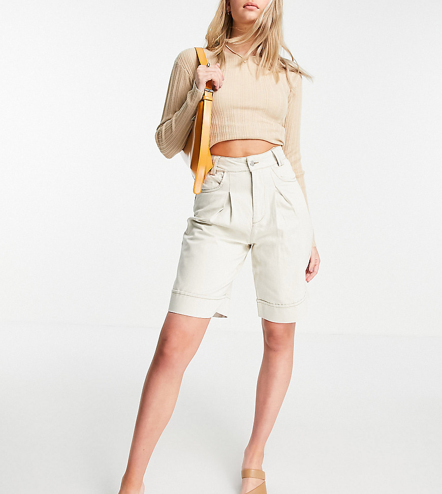 Vero Moda Tall organic cotton tailored city shorts in ecru-White