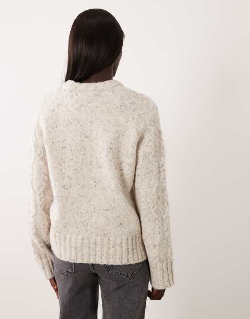 Vero Moda Tall oversized chunky cable knit jumper in cream melange, 4 of 4