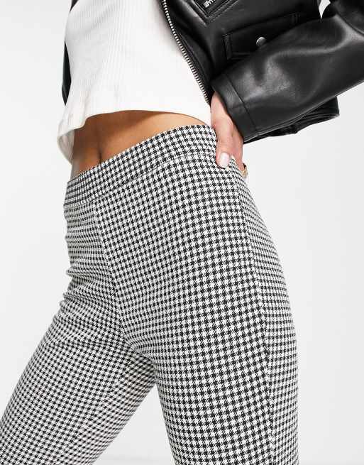 Vero Moda Tall - Pantalon évasé à carreaux vichy - Noir, 4 de 4
