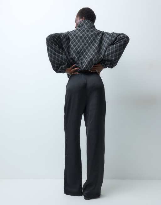 Vero Moda Tall pantaloni in raso a vita alta, loose fit, neri, 3 di 5