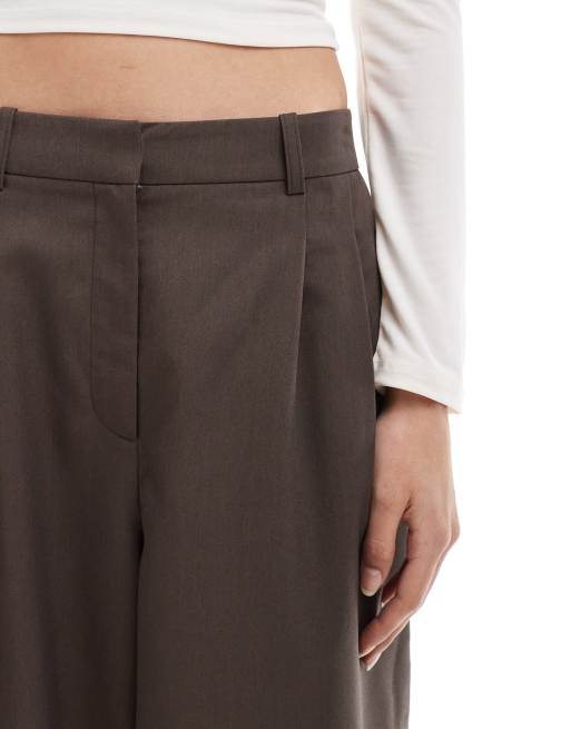 Vero Moda Tall - Pantaloni sartoriali dad fit color cioccolato, 3 di 5