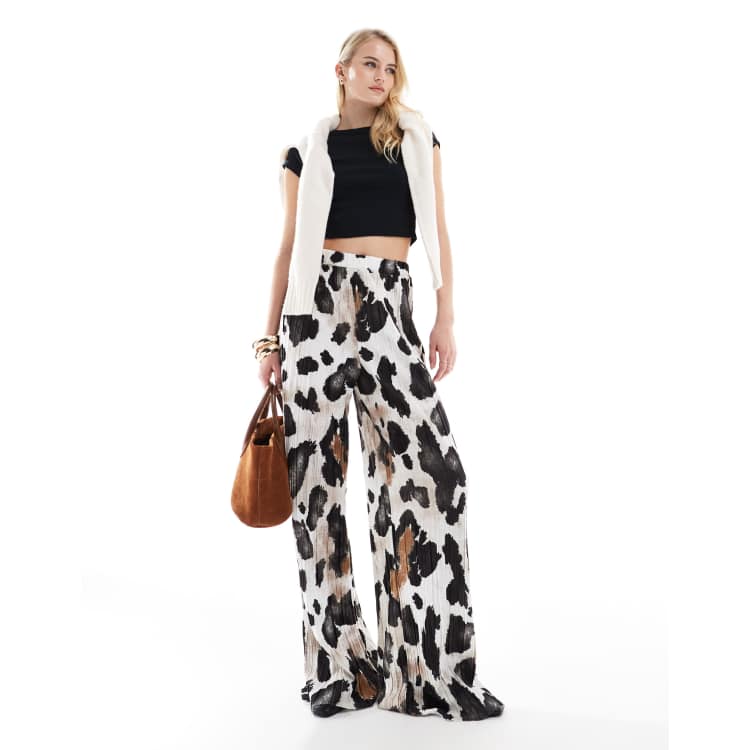 207523419-1-cowprint?$n_750w$&