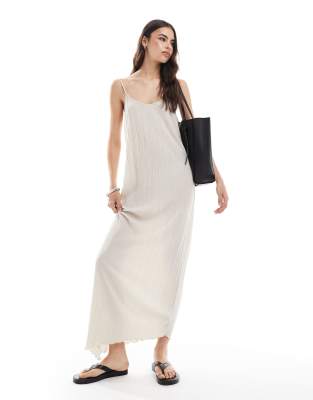 Vero Moda Tall - Plissiertes Jersey-Maxikleid in Beige mit asymmetrischem Saum-Neutral