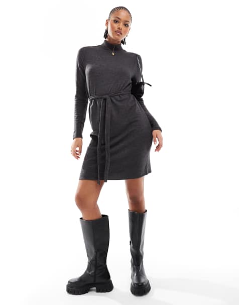 Vero Moda Tall - Robe courte en maille à col montant et liens à la taille - Noir - view 1