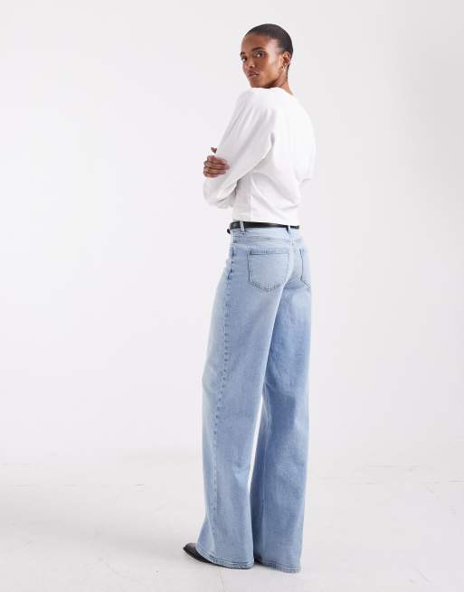Vero Moda Tall Sandie jeans med mellemhøj talje, brede ben og stretch i lyseblå denim, 2 af 5