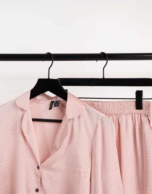 Vero Moda Tall - Satijnen pyjamaset in roze met biezen en stippenprint, 4 van 4