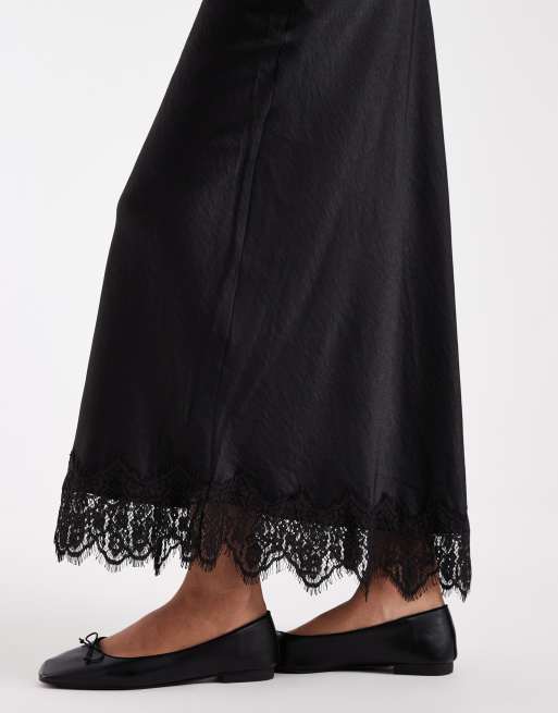 Vero Moda Tall Satin-Midirock mit Spitzensaum in Schwarz, 3 von 5