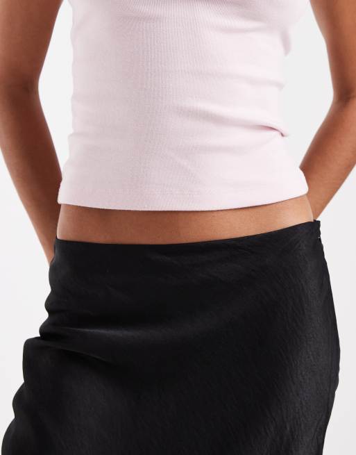 Vero Moda Tall satinmidi-kjol med spetsdetalj i fållen i svart, 4 av 5