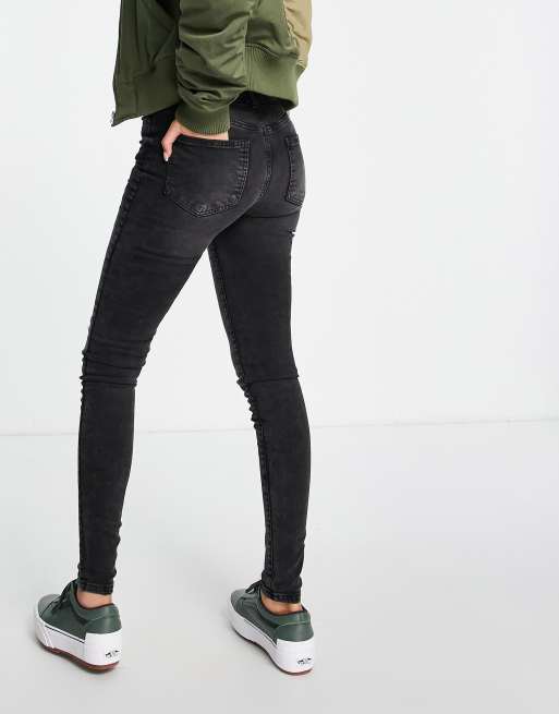 Vero Moda Tall skinny jeans with ripped knee in dark grey denim, 2 of 4