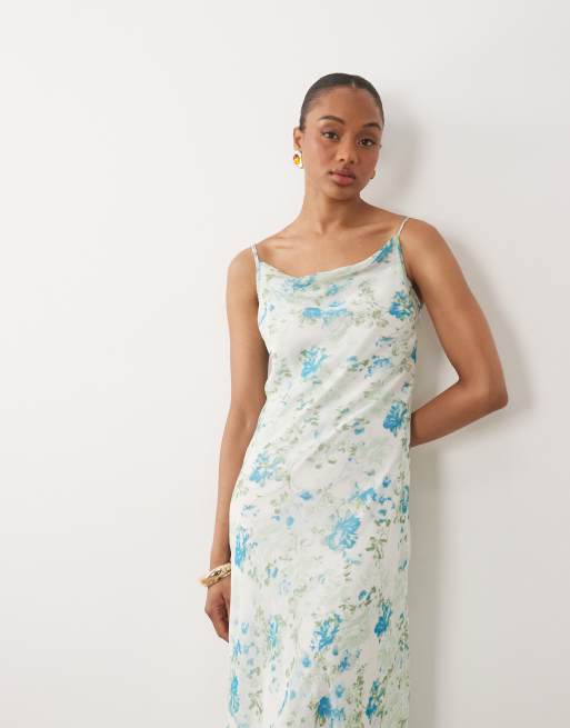 Vero Moda Tall – Smilla – Blå, blommig midiklänning i chiffong med draperad ringning och smala axelband, 2 av 4