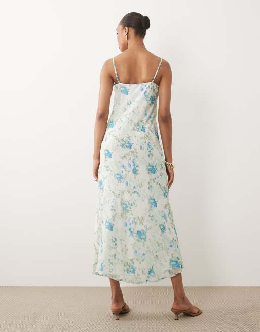 Vero Moda Tall – Smilla – Blå, blommig midiklänning i chiffong med draperad ringning och smala axelband, 3 av 4