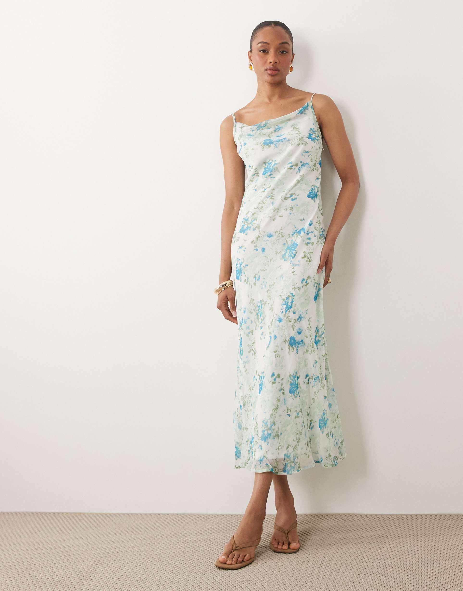 vero moda tall smilla chiffon cowl neck cami midi dress in blue floral print