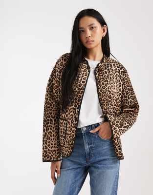 Vero Moda Tall - Steppjacke mit Leopardenmuster-Bunt