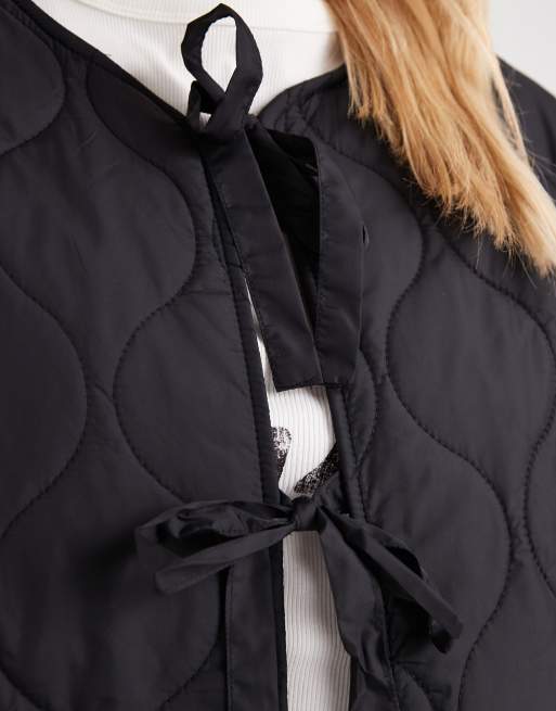 Vero Moda Tall tie front quilted jacket in black, 3 of 4