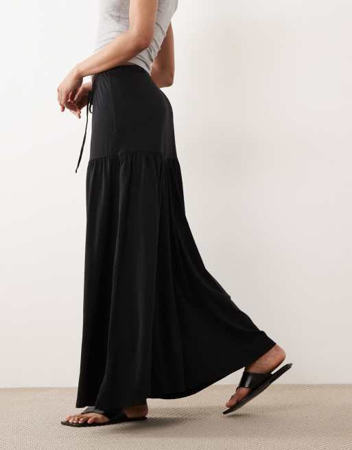Vero Moda Tall tie waist jersey tiered boho maxi skirt in black, 2 of 5
