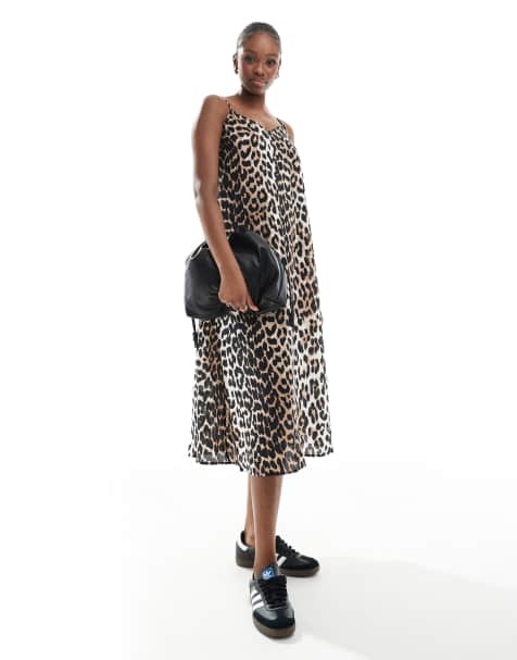 Vero Moda Tall - Vævet cami-midikjole med V-front og leopardprint - view 1