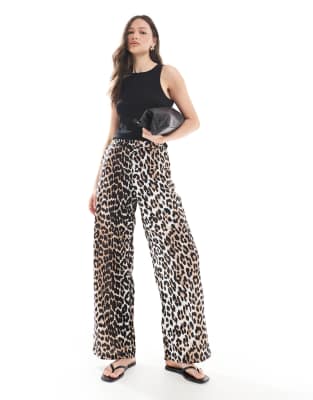 wide leg pull on pants in leopard print-Multi