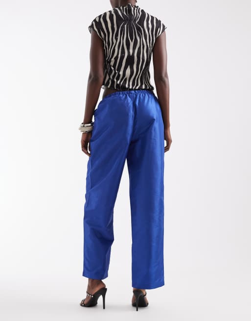 Vero Moda Tall wide leg tie waist tafeta trousers in cobalt blue, 4 of 5