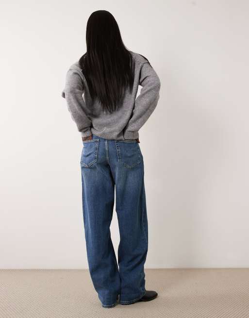 Vero Moda Tall Zelda high rise barrel leg jeans with pocket detail in medium blue denim, 3 of 5