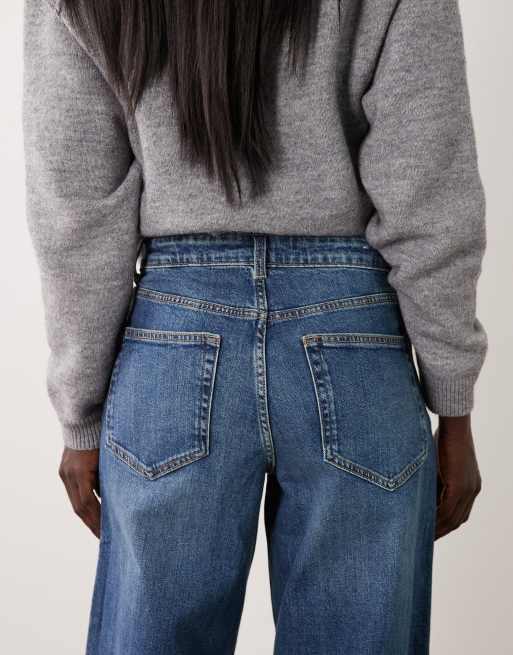 Vero Moda Tall Zelda high rise barrel leg jeans with pocket detail in medium blue denim, 4 of 5