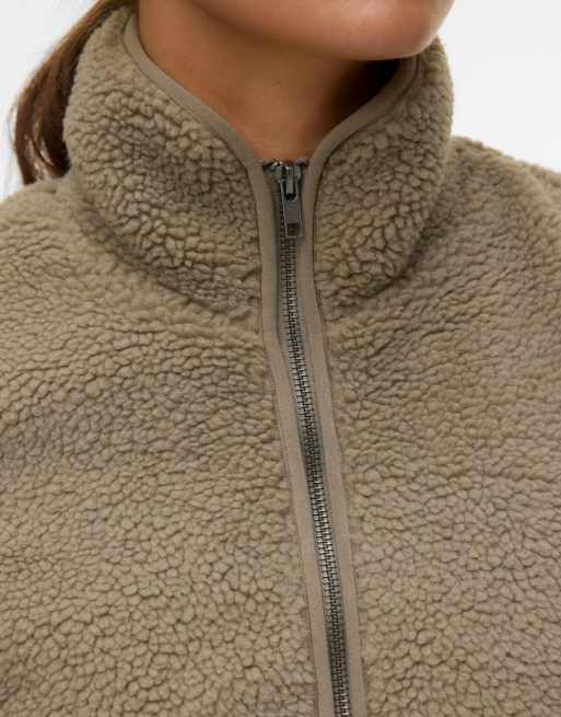 Vero Moda teddy bodywarmer in laurel oak, 4 van 5