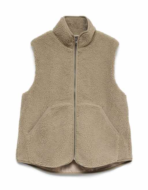 Vero Moda teddy bodywarmer in laurel oak, 5 van 5