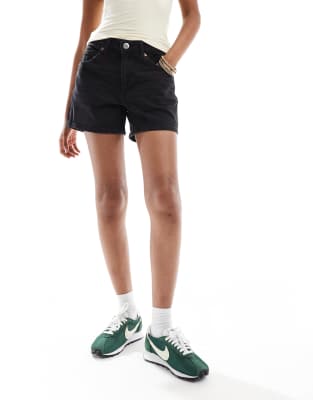 Vero Moda - Tess - Jeansshorts aus Denim in Schwarz