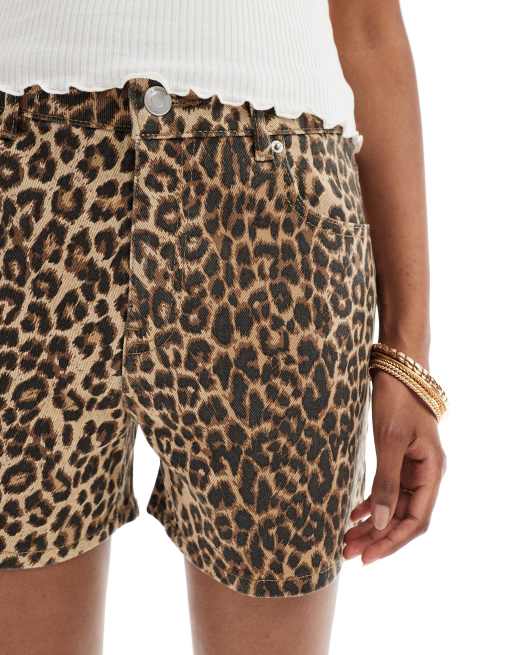 Vero Moda - Tess - Losvallende denim short met halfhoge taille in naturel luipaardprint, 4 van 5