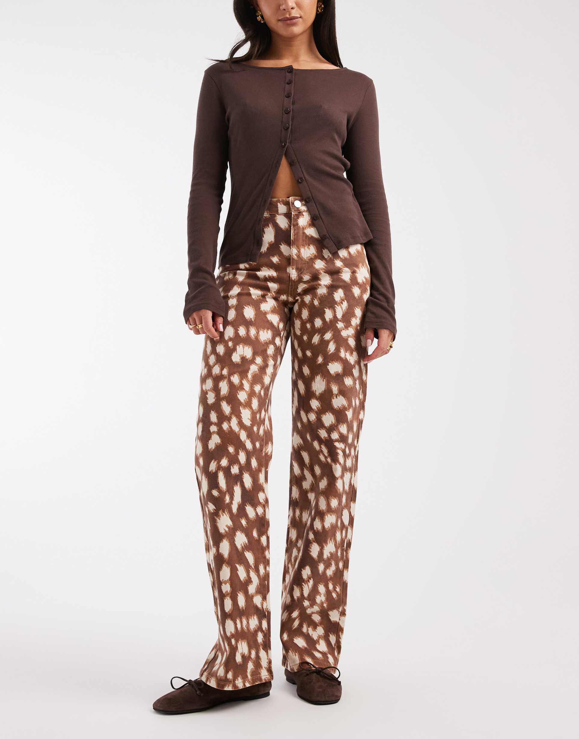 vero moda tessa high waisted wide leg jeans in deer print