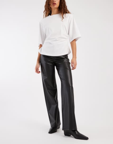 Vero Moda – Tessa – Kunstlederhose in Schwarz mit hohem Bund und weitem Bein - view 1
