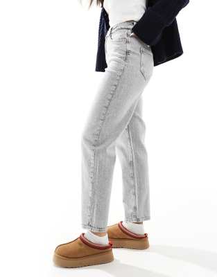 Shop Vero Moda Tessa Mom Jeans In Gray