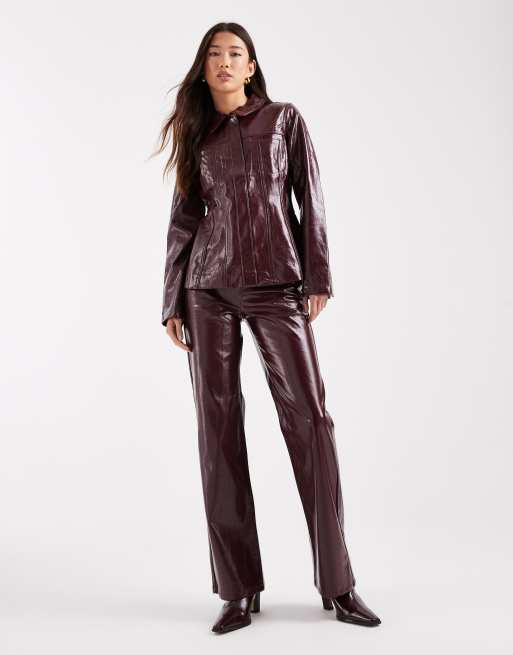Vero Moda - Tessa - Pantaloni a fondo ampio bordeaux in vinile a vita alta in coordinato
